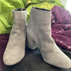 Steve Madden Gray Leather Suede Booties